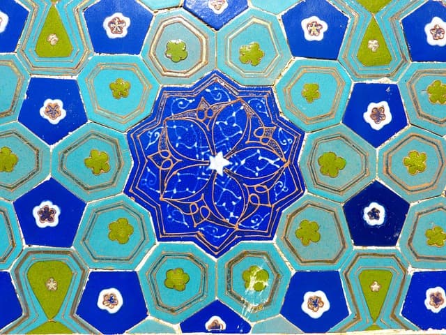 Majolica: Techniques and Features